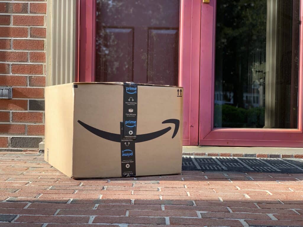 package-box-mail-online-order-online-purchase-shipped-front-porch-house-amazon-amazon-prime-shipping