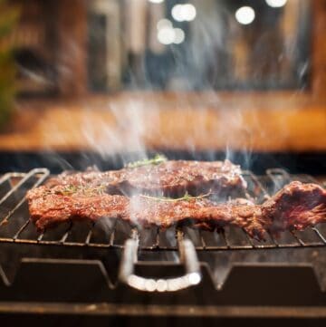 meat-dark-fire-evening-grill-barbecue-appetizing-fry-steak-coals_t20_OJrgOy