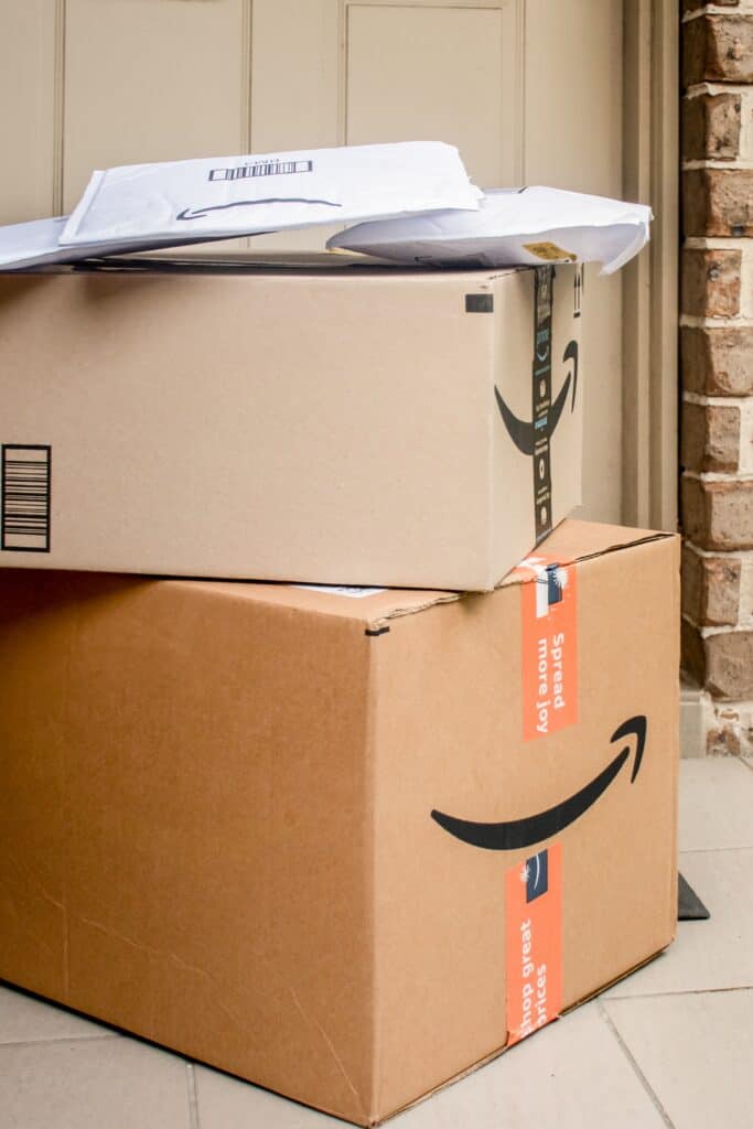 amazon-prime-membership-box-parcel-delivered-after-black-friday-online-shopping-home-delivery_t20_azR4ln